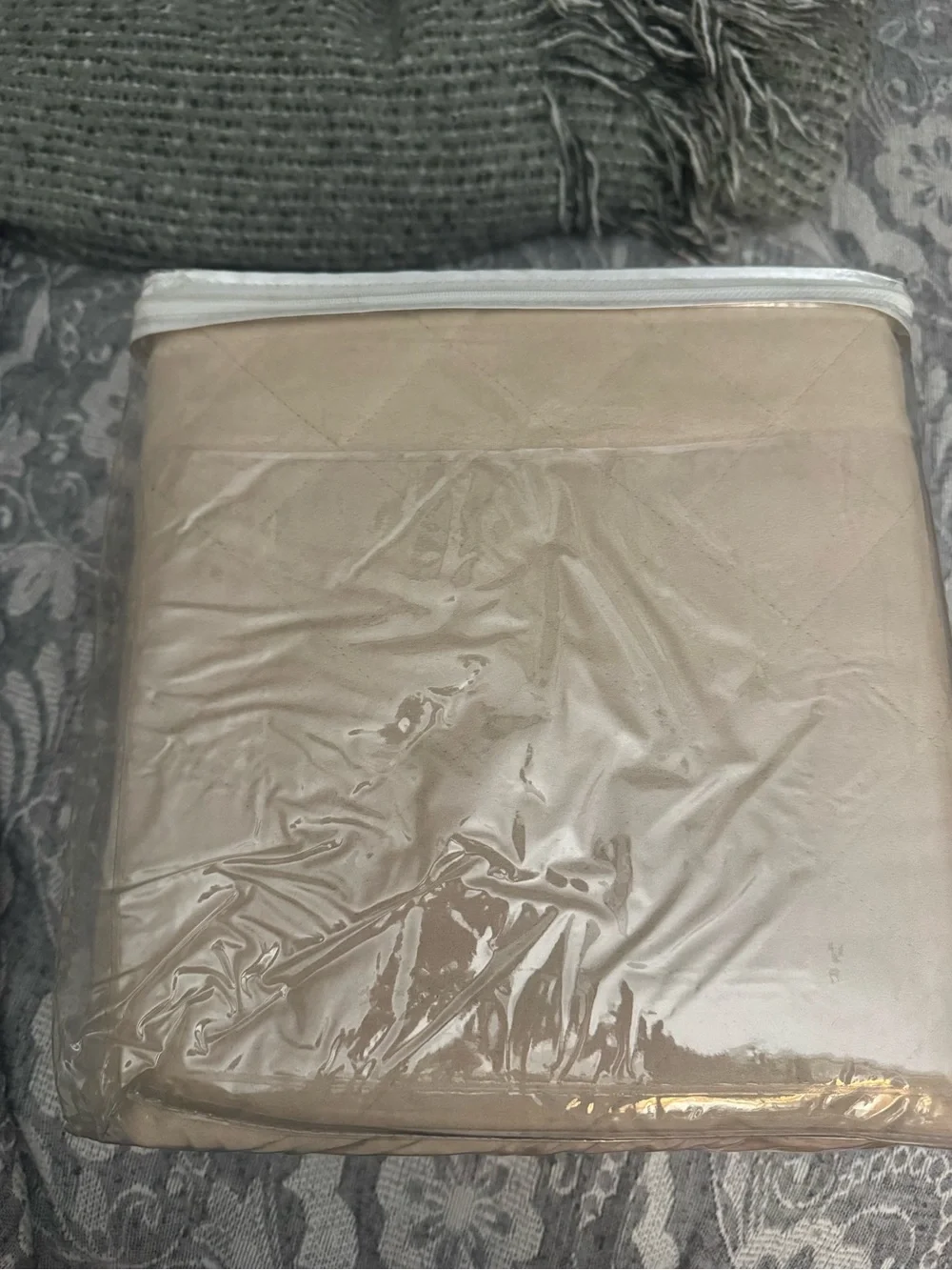 New in Package Beige Quilted  Suede Duvet Cover Queen